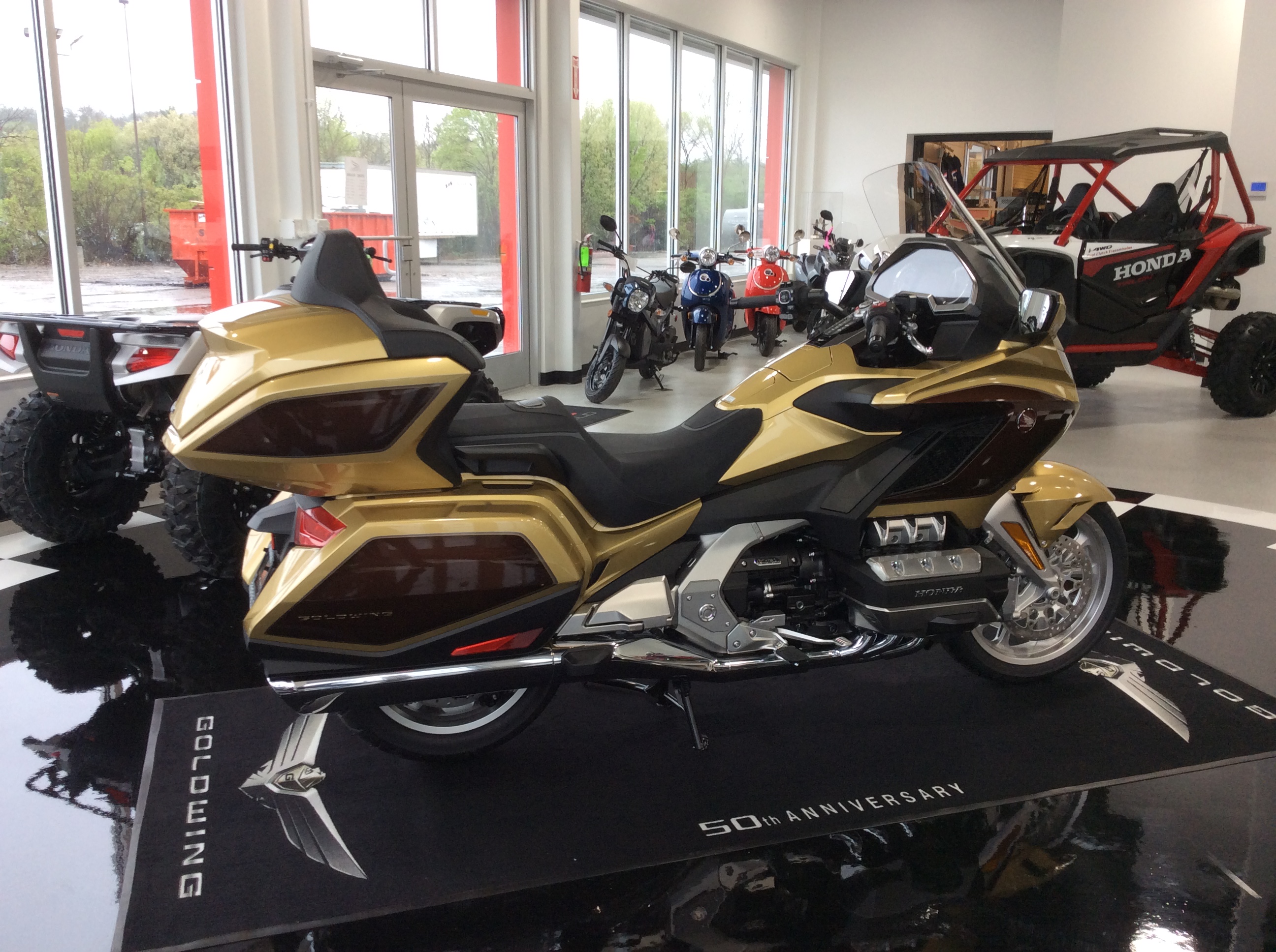 2025 Honda Goldwing Tour DCT 50th Anniversary - Photo 6